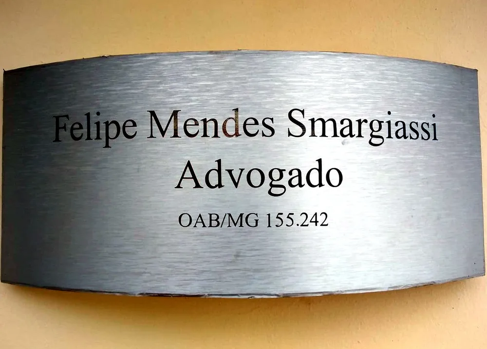Placa do escritório do advogado Felipe Mendes Smargiassi, OAB/MG 155.242